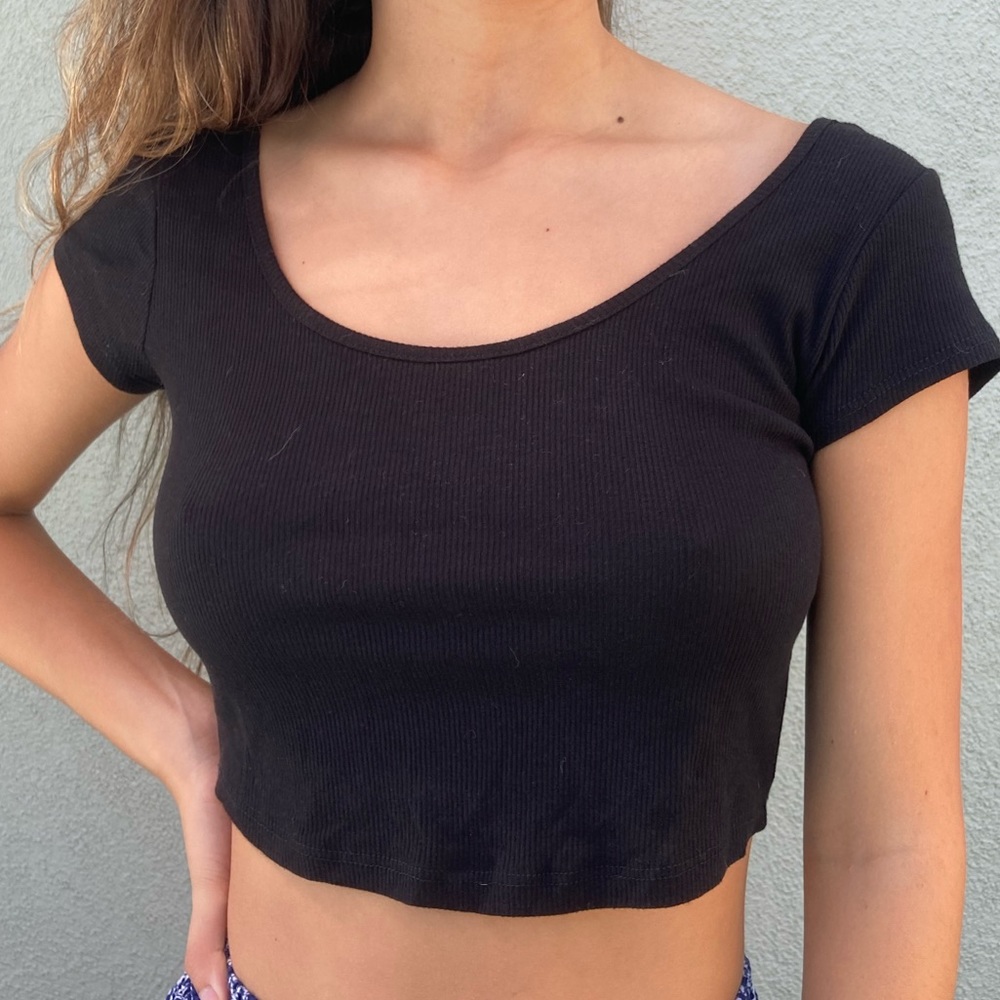 Black Crop Top!!